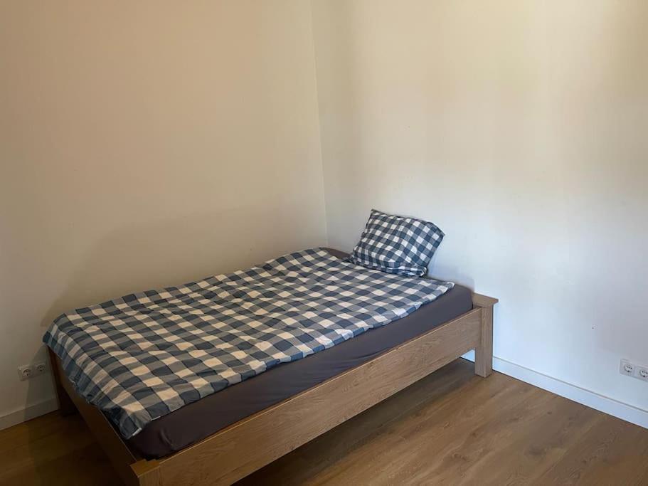 Lovely 1 Private Bedroom With Garden View Rotterdam Exterior photo